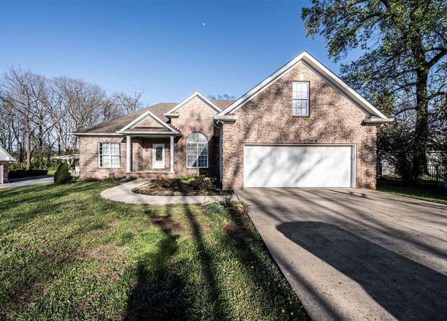 Property at 2124 Mccubbin Dr, Bowling Green, KY 42104, 3 beds, 2 baths