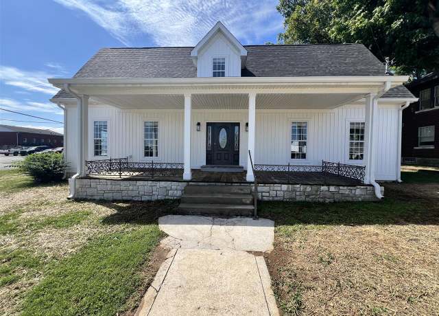 Property at 301 W Cedar St, Franklin, KY 42134, 4 beds, 3 baths