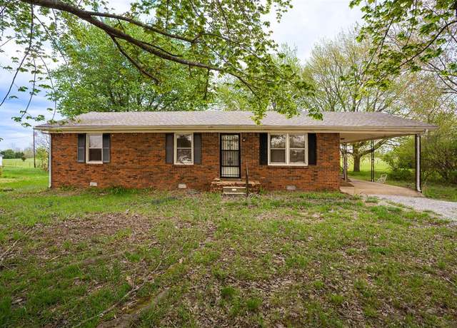 Property at 4626 Lewisburg Rd, Russellville, KY 42276, 3 beds, 1 bath