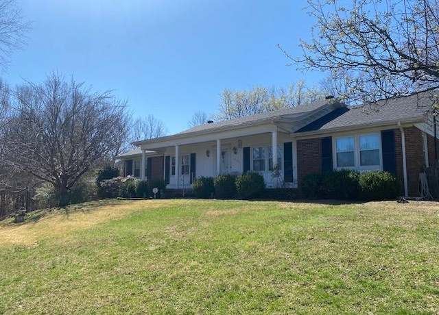 Property at 304 W 7th Ave, Central City, KY 42330, 3 beds, 2.5 baths