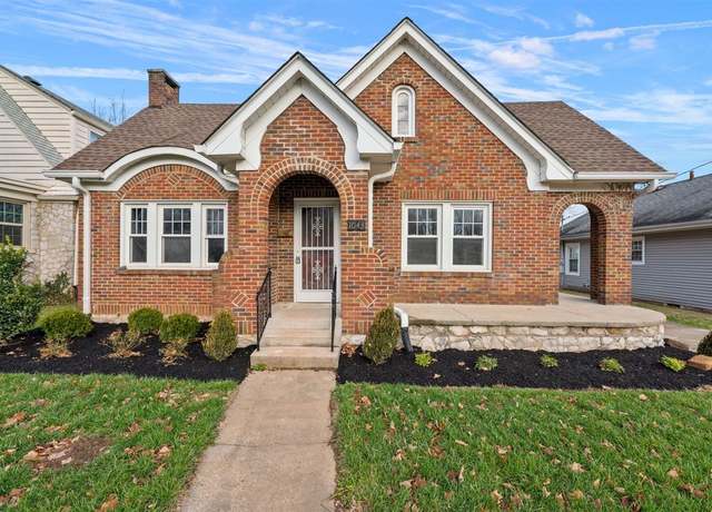 Property at 1043 Nutwood St, Bowling Green, KY 42101, 5 beds, 2 baths