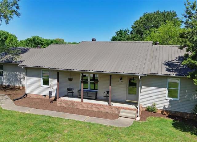 Property at 2155 Roark Rd, Franklin, KY 42134, 3 beds, 2 baths