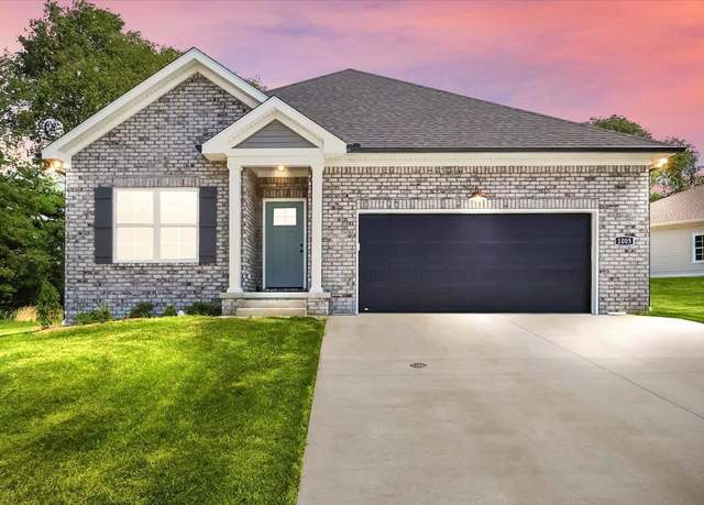 Property at 1005 Highland Ct, Franklin, KY 42134, 3 beds, 2 baths