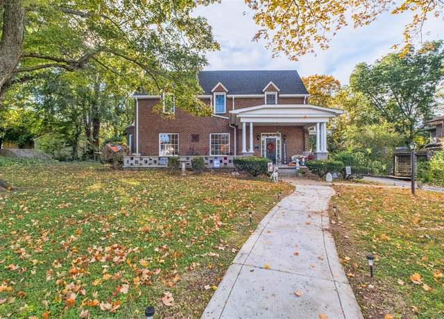 Property at 135 W 9th St, Russellville, KY 42276, 3 beds, 2 baths