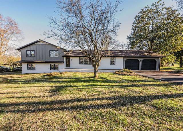 Property at 2102 Grandview St, Bowling Green, KY 42101, 4 beds, 3 baths