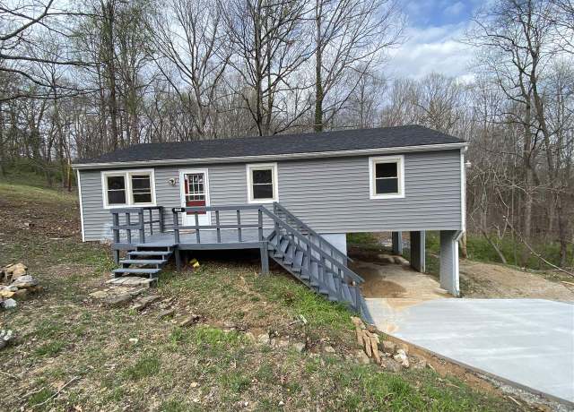 Property at 990 Hammett Hill Rd, Bowling Green, KY 42101, 4 beds, 1 bath