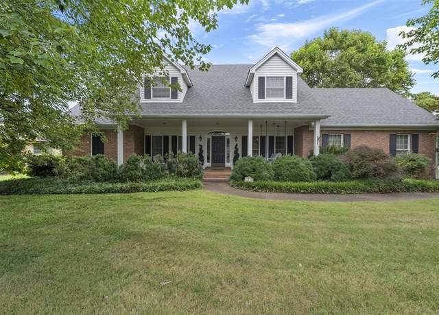 Property at 1330 Walnut Way, Bowling Green, KY 42104, 4 beds, 2.5 baths