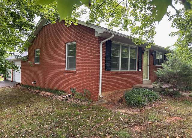 Property at 239 Robin Ave, Bowling Green, KY 42101, 3 beds, 1 bath