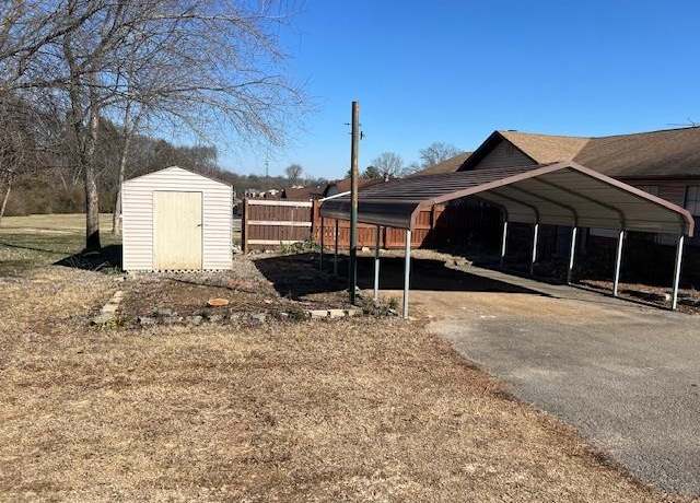 Property at 1963 Sandra St, Bowling Green, KY 42101, 2 beds, 1 bath