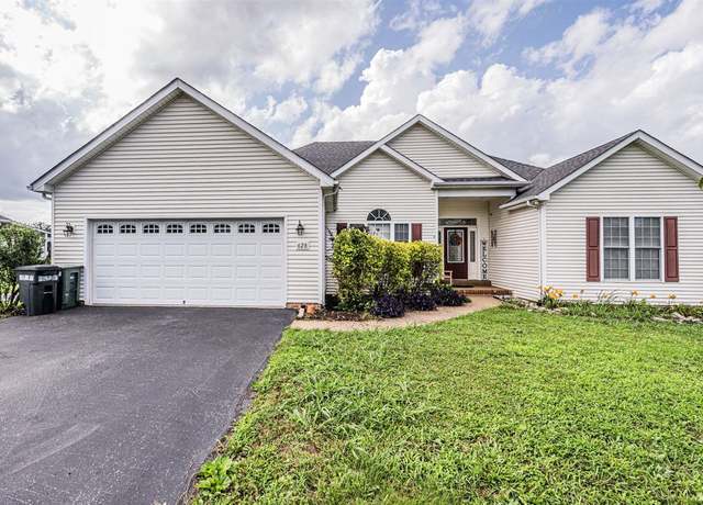 Property at 628 Rough Cir, Bowling Green, KY 42104, 4 beds, 2 baths