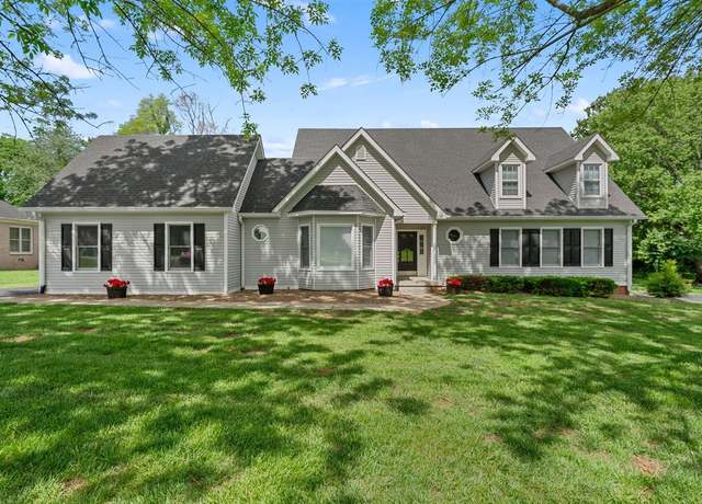 Property at 341 Deer Meadow Ave, Bowling Green, KY 42103, 4 beds, 2.5 baths