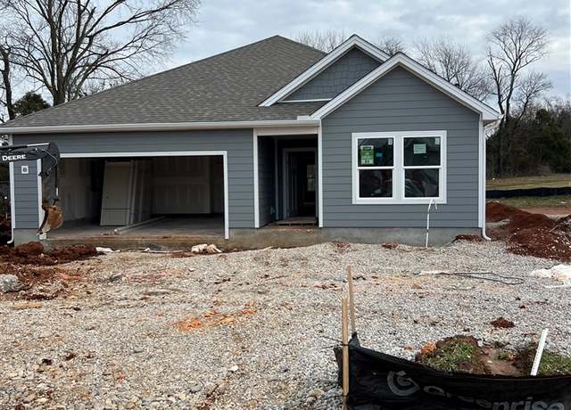 Property at 484 Superior Ct, Bowling Green, KY 42101, 4 beds, 2.5 baths
