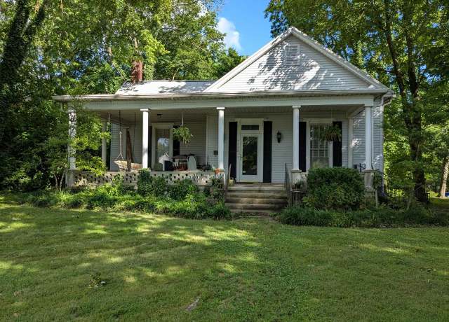 Property at 1332 Park St, Bowling Green, KY 42101, 3 beds, 2 baths