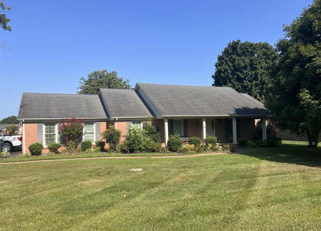 Property at 2727 Carriage Hill Dr, Bowling Green, KY 42104, 3 beds, 2 baths