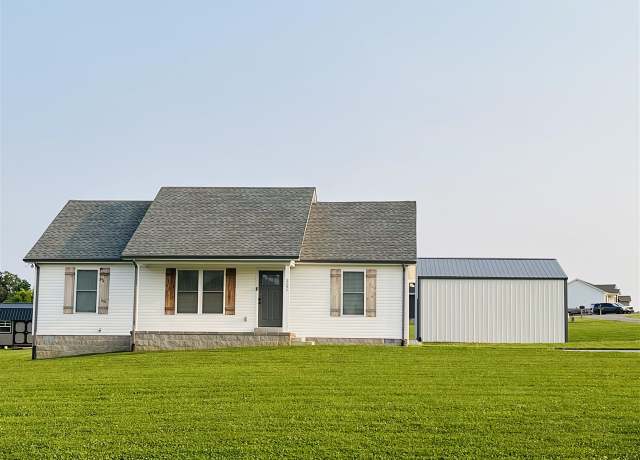 Property at 2297 Noah Bledsoe Rd, Smiths Grove, KY 42171, 3 beds, 2 baths