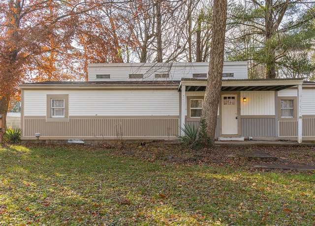 Property at 670 Mt Olivet Rd, Bowling Green, KY 42101, 3 beds, 2 baths