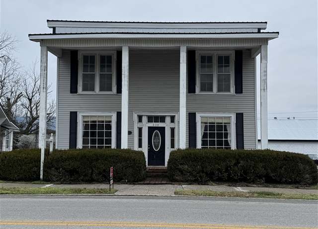 Property at 338 W 4th St, Russellville, KY 42276, 4 beds, 2.5 baths