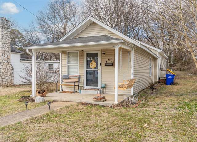 Property at 1307 Kenton St, Bowling Green, KY 42101, 2 beds, 1 bath