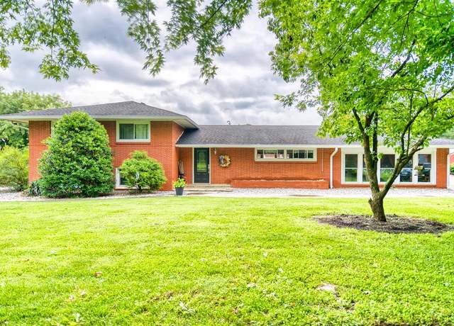 Property at 5484 Friendship Rd, Auburn, KY 42206, 2 beds, 2 baths