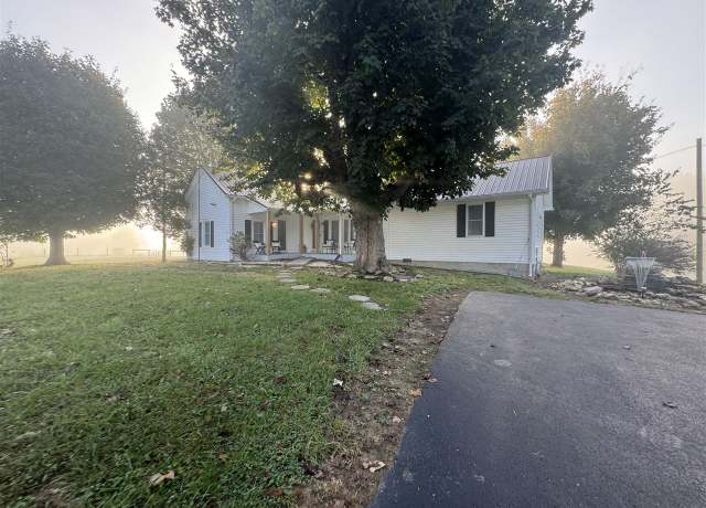 Property at 655 Halfway Halifax Rd, Scottsville, KY 42164, 3 beds, 2 baths