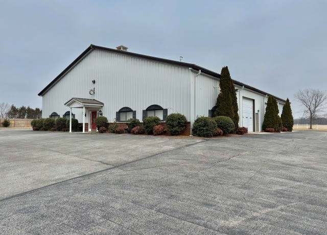 Property at 632 Matlock Rd, Bowling Green, KY 42101, 1 bed, 1.5 baths