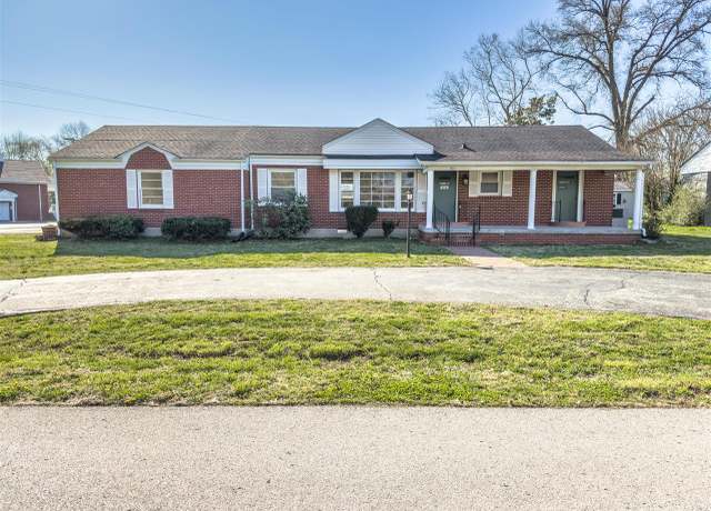 Property at 901 Brookhaven Dr, Russellville, KY 42276, 4 beds, 2 baths