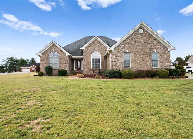 Property at 927 Poppy Hills Ct, Bowling Green, KY 42104, 5 beds, 3 baths