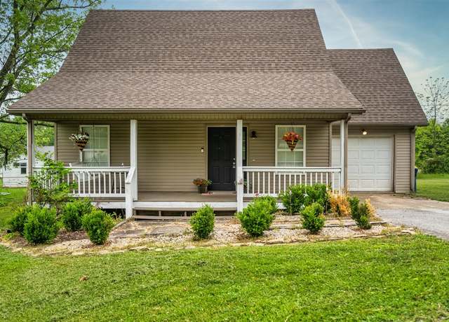 Property at 300 Lincoln St, Russellville, KY 42276, 3 beds, 2 baths