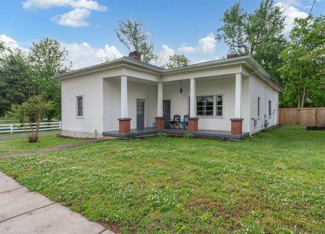 Property at 121 E First St, Smiths Grove, KY 42171, 3 beds, 2 baths