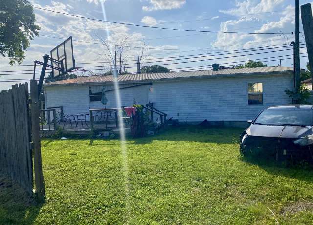 Property at 1400 N 2nd St, Central City, KY 42330, 3 beds, 2 baths