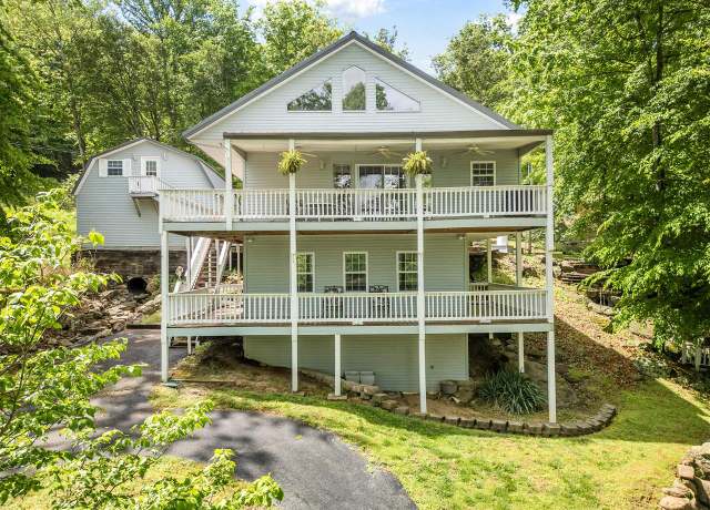 Property at 28 Shady Cliff Rd, Lewisburg, KY 42256, 3 beds, 2.5 baths