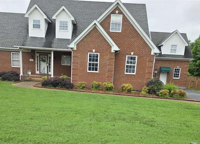 Property at 991 College St, Smiths Grove, KY 42171, 4 beds, 3.5 baths