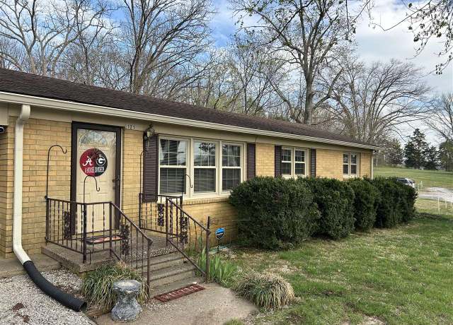 Property at 121 Renee St, Russellville, KY 42276, 3 beds, 1 bath