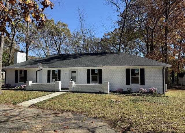 Property at 277 Sylvan Cir, Bowling Green, KY 42101, 3 beds, 2 baths