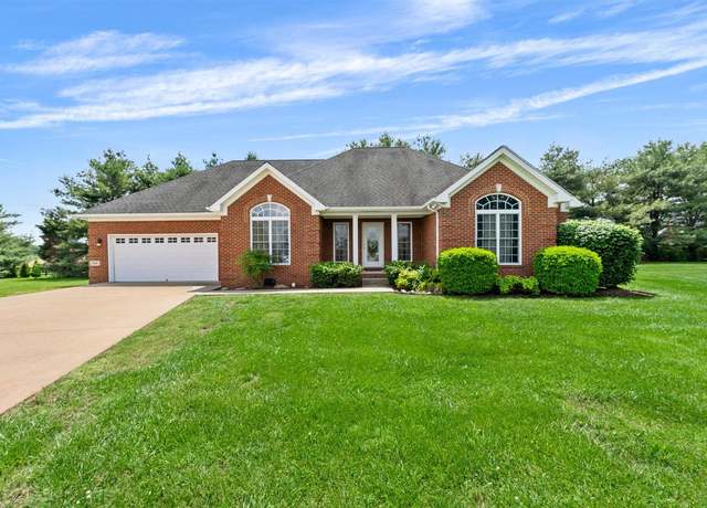 Property at 952 Poppy Hills Ct, Bowling Green, KY 42104, 4 beds, 2 baths