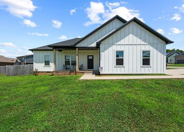Property at 3212 Acorn Ct, Bowling Green, KY 42101, 3 beds, 2 baths