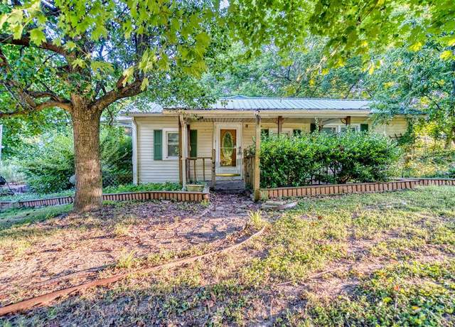 Property at 1766 Cemetary Rd, Auburn, KY 42206, 3 beds, 2 baths
