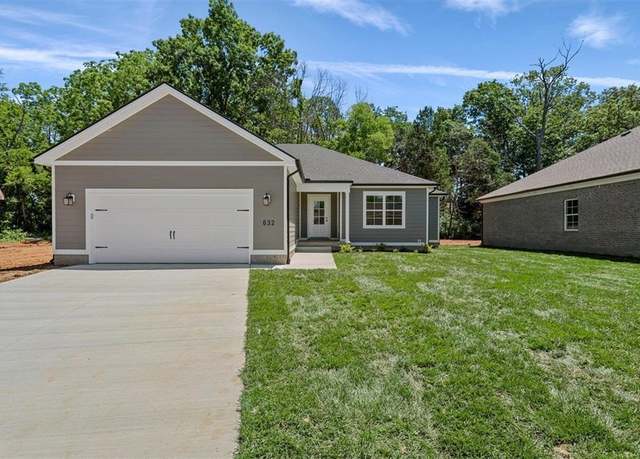 Property at 632 Pleasant Meadow Ln, Bowling Green, KY 42101, 3 beds, 2 baths