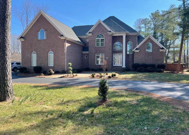 Property at 900 Covington Grove Blvd, Bowling Green, KY 42104, 4 beds, 4.5 baths