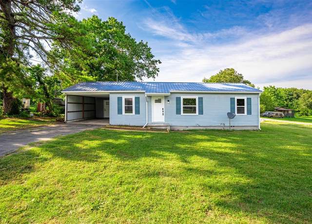 Property at 389 Oak St, Lewisburg, KY 42256, 3 beds, 1 bath