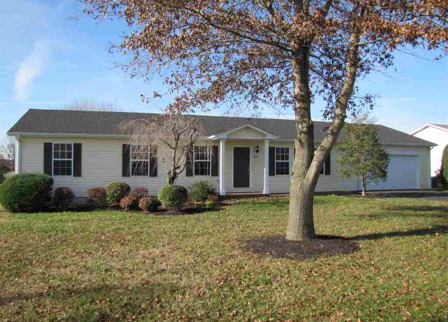 Property at 405 Memphis Junction Rd, Bowling Green, KY 42101, 4 beds, 2 baths