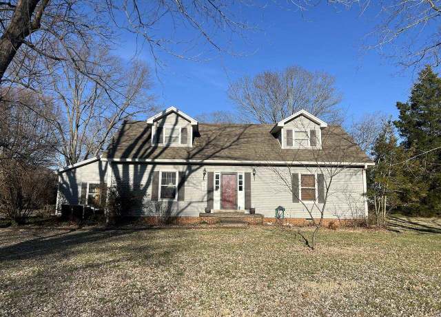 Property at 268 Old Greenville Rd, Bowling Green, KY 42101, 4 beds, 2 baths