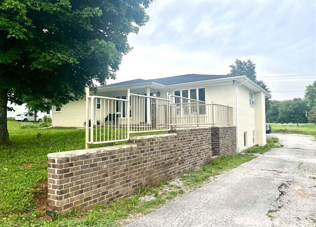 Property at 8691 Russellville Rd, Bowling Green, KY 42101, 5 beds, 3 baths