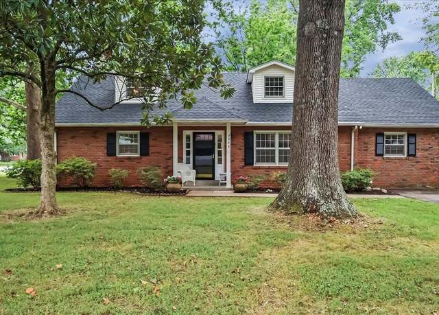 Property at 2505 Mohawk Dr, Bowling Green, KY 42104, 4 beds, 2 baths