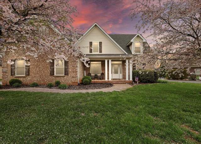 Property at 329 Roseberry Cir, Bowling Green, KY 42101, 5 beds, 2.5 baths