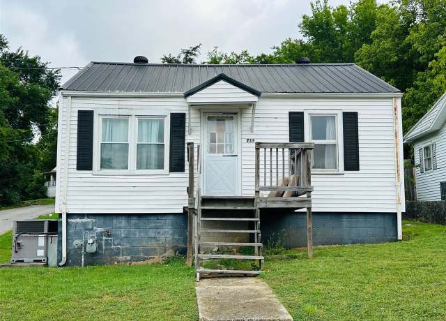 Property at 713 E 4th St, Russellville, KY 42276, 2 beds, 1 bath