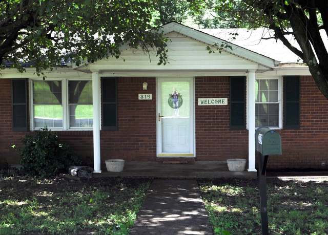 Property at 319 Thomas St, Morgantown, KY 42261, 2 beds, 1 bath