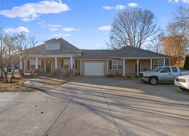 Property at 1715 Smallhouse Rd, Bowling Green, KY 42101, 7 beds, 5.5 baths