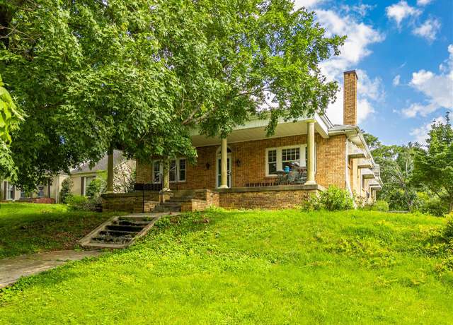 Property at 601 S Summer St, Russellville, KY 42276, 3 beds, 2.5 baths