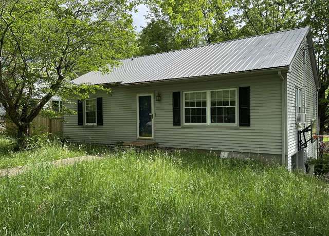 Property at 101 Hutcherson Dr, Glasgow, KY 42141, 3 beds, 2 baths